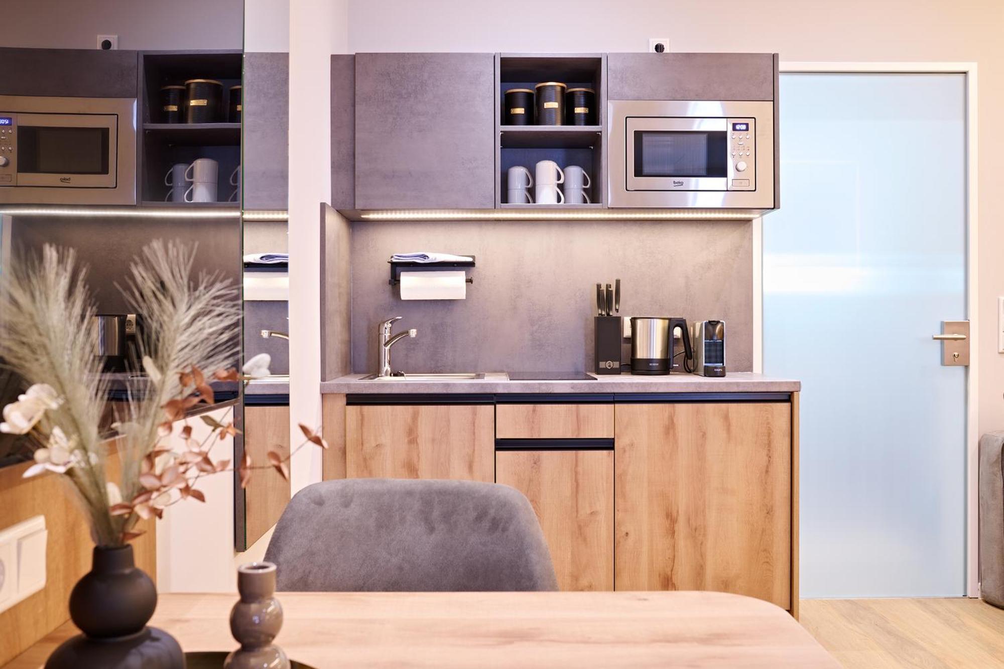Xzllenz Traum Studio-Apartment, Frei-Parken, U-Bahn, Kueche Núremberg Exterior foto