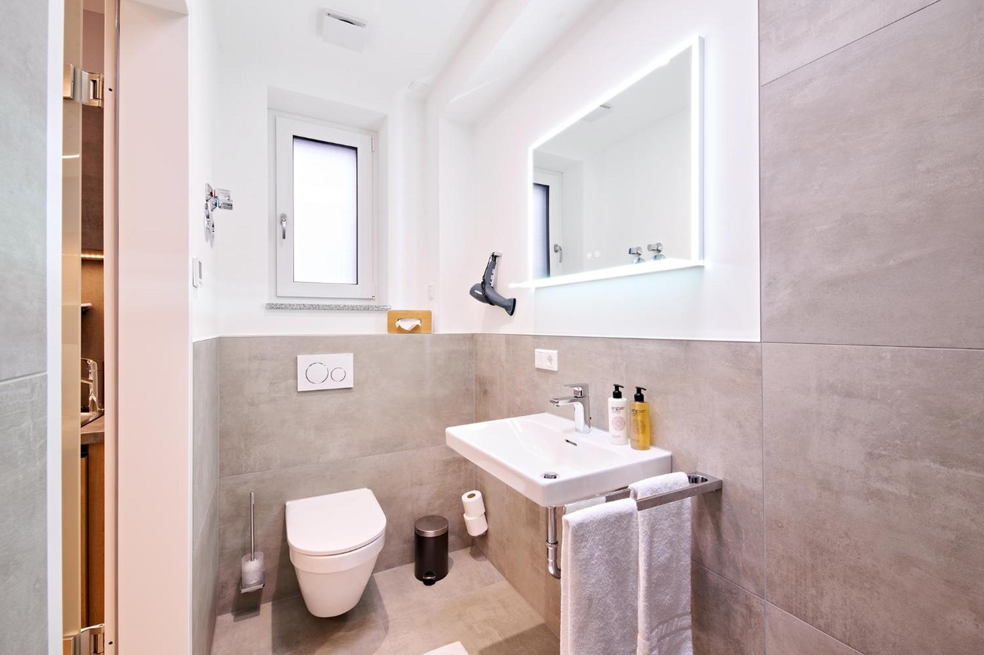 Xzllenz Traum Studio-Apartment, Frei-Parken, U-Bahn, Kueche Núremberg Exterior foto